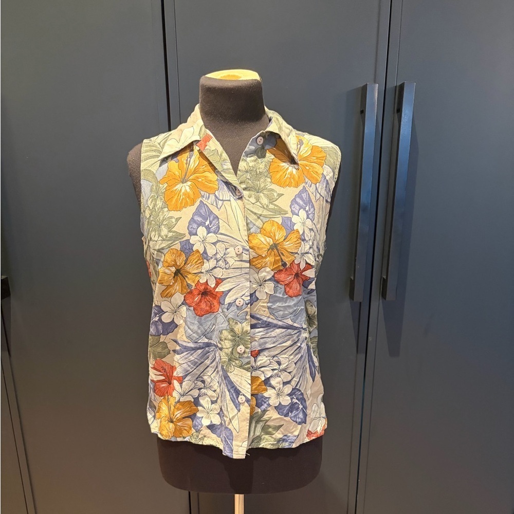 Vintage Passports Floral Sleeveless Blouse Made in USA Rayon